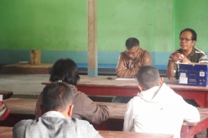 Bona Petrus Purba saat menyampaikan visi dan misinya sebagai bakal calon bupati Simalungun dalam pertemuan dengan relawan di Saribudolok (22/11)